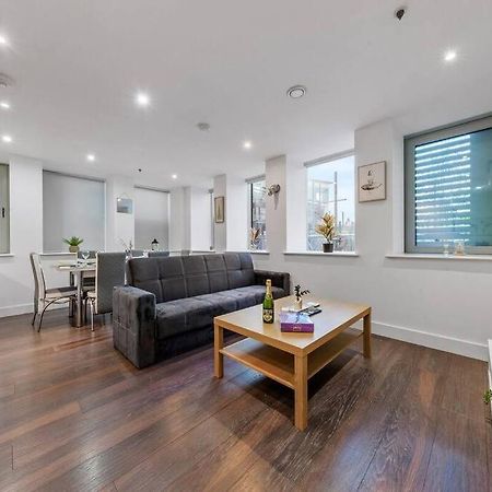Sleep 7 20 Mins From London Waterloo Bp65 Apartment Ngoại thất bức ảnh