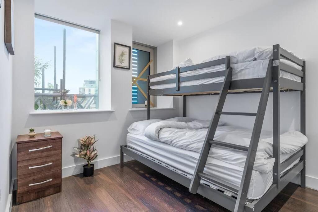 Sleep 7 20 Mins From London Waterloo Bp65 Apartment Ngoại thất bức ảnh