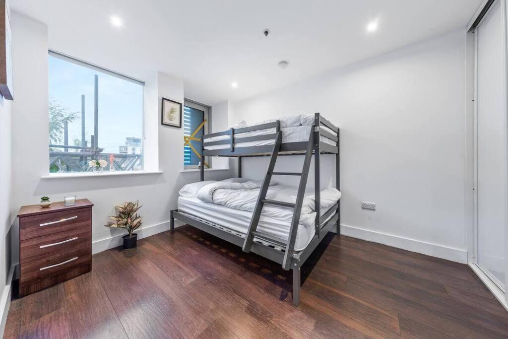 Sleep 7 20 Mins From London Waterloo Bp65 Apartment Ngoại thất bức ảnh