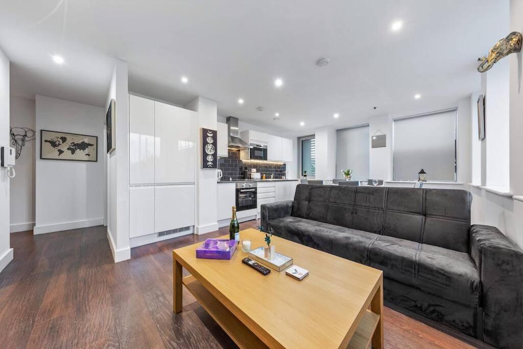 Sleep 7 20 Mins From London Waterloo Bp65 Apartment Ngoại thất bức ảnh
