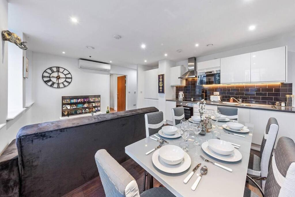 Sleep 7 20 Mins From London Waterloo Bp65 Apartment Ngoại thất bức ảnh